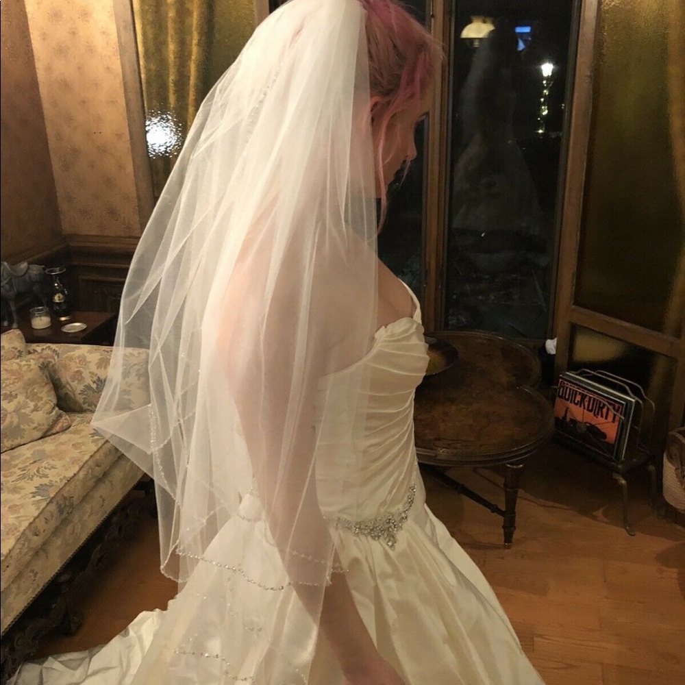 Two tier fingertip veil with beading